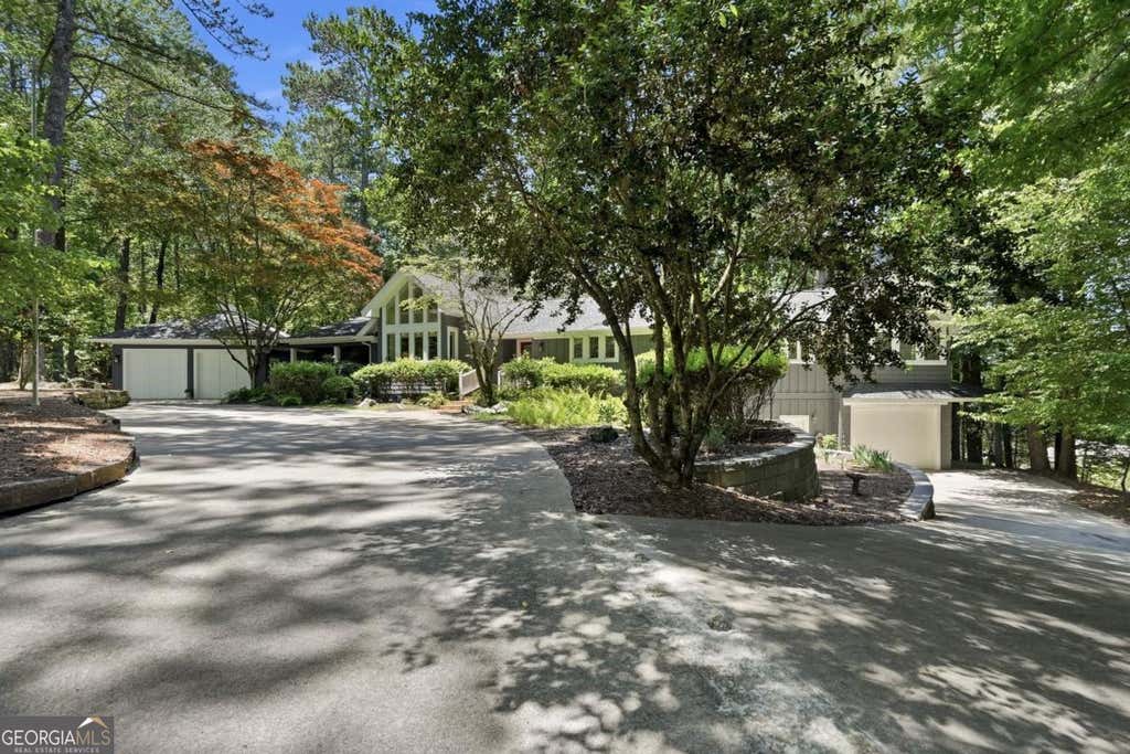 Photo of 6504 Yacht Club Road, Flowery Branch, GA 30542 (MLS # 10787228)