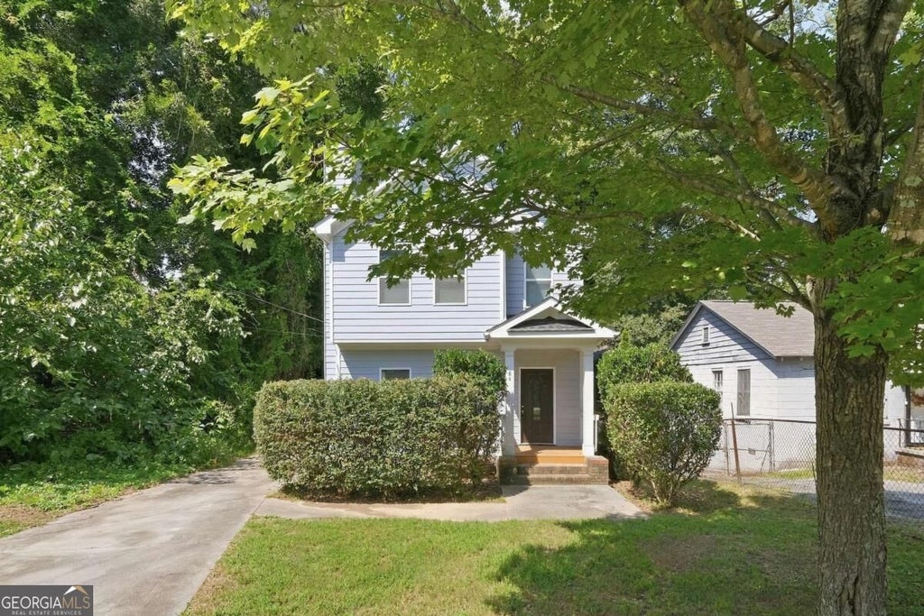 Photo of 84 Holly Road NW, Atlanta, GA 30314 (MLS # 10849990)