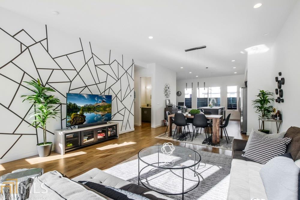 1463 La France - Residential