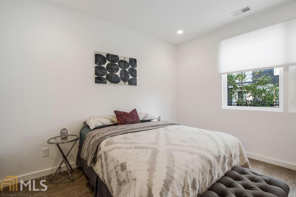1463 La France - Residential