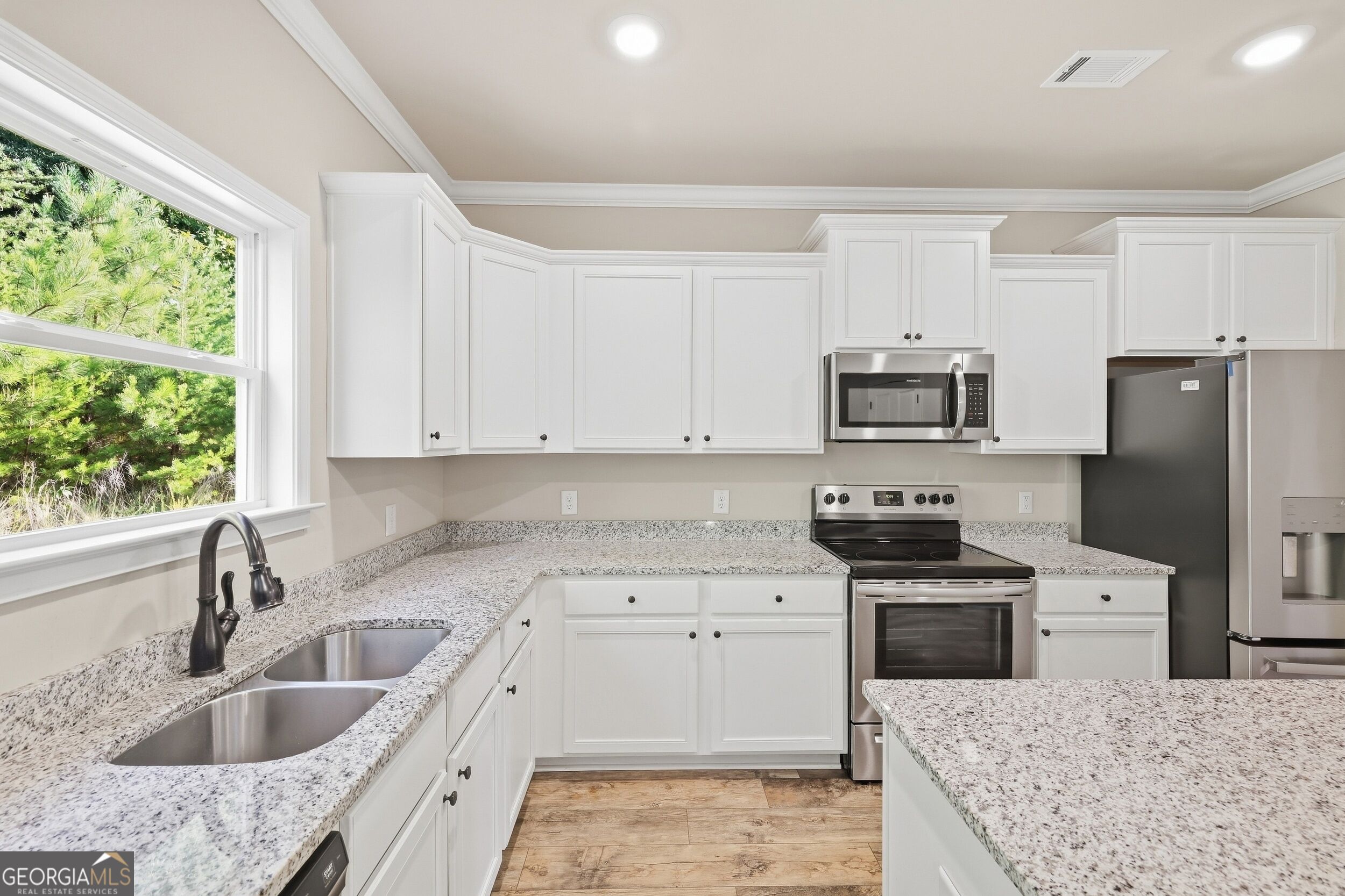 275 Huntington Manor CT 18