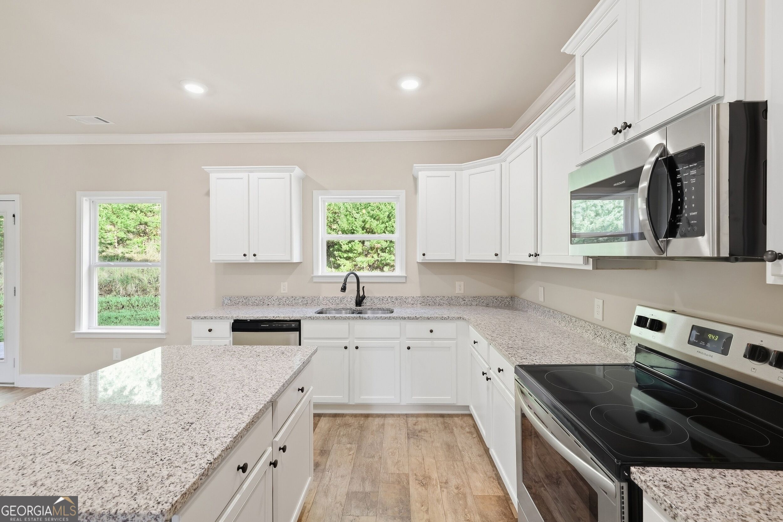 275 Huntington Manor CT 18