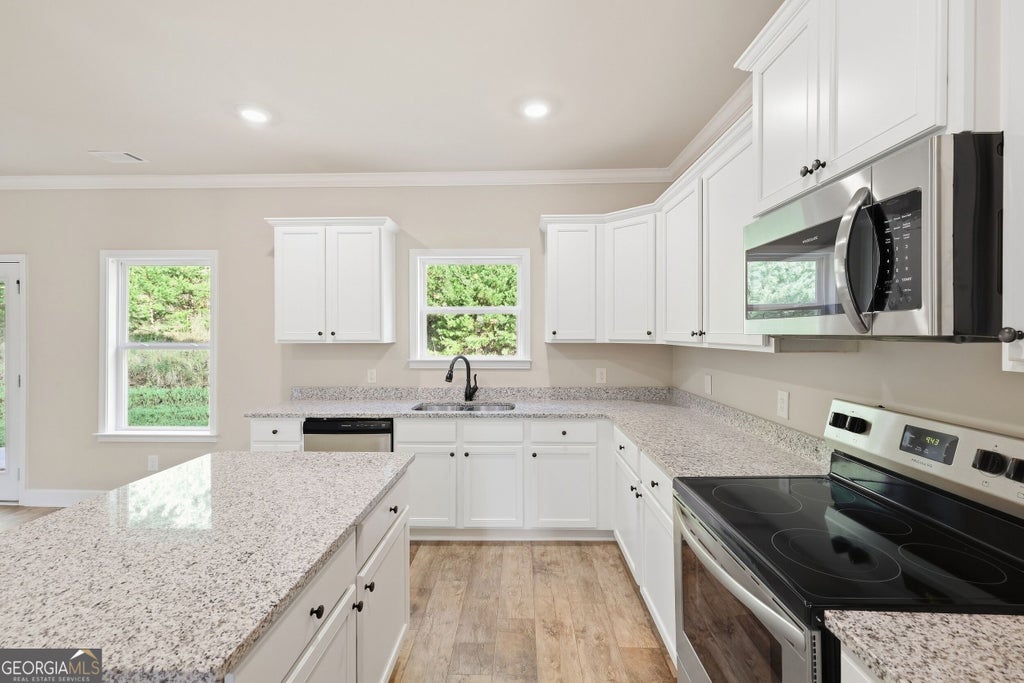 Photo of 275 Huntington Manor Court #18, Cornelia, GA 30531 (MLS # 10848440)