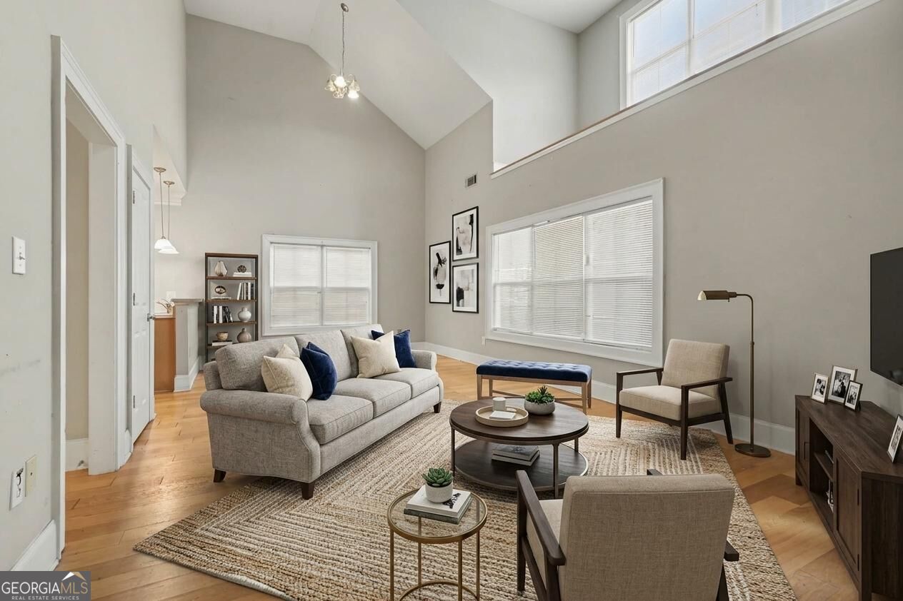 103 East Paces DR
