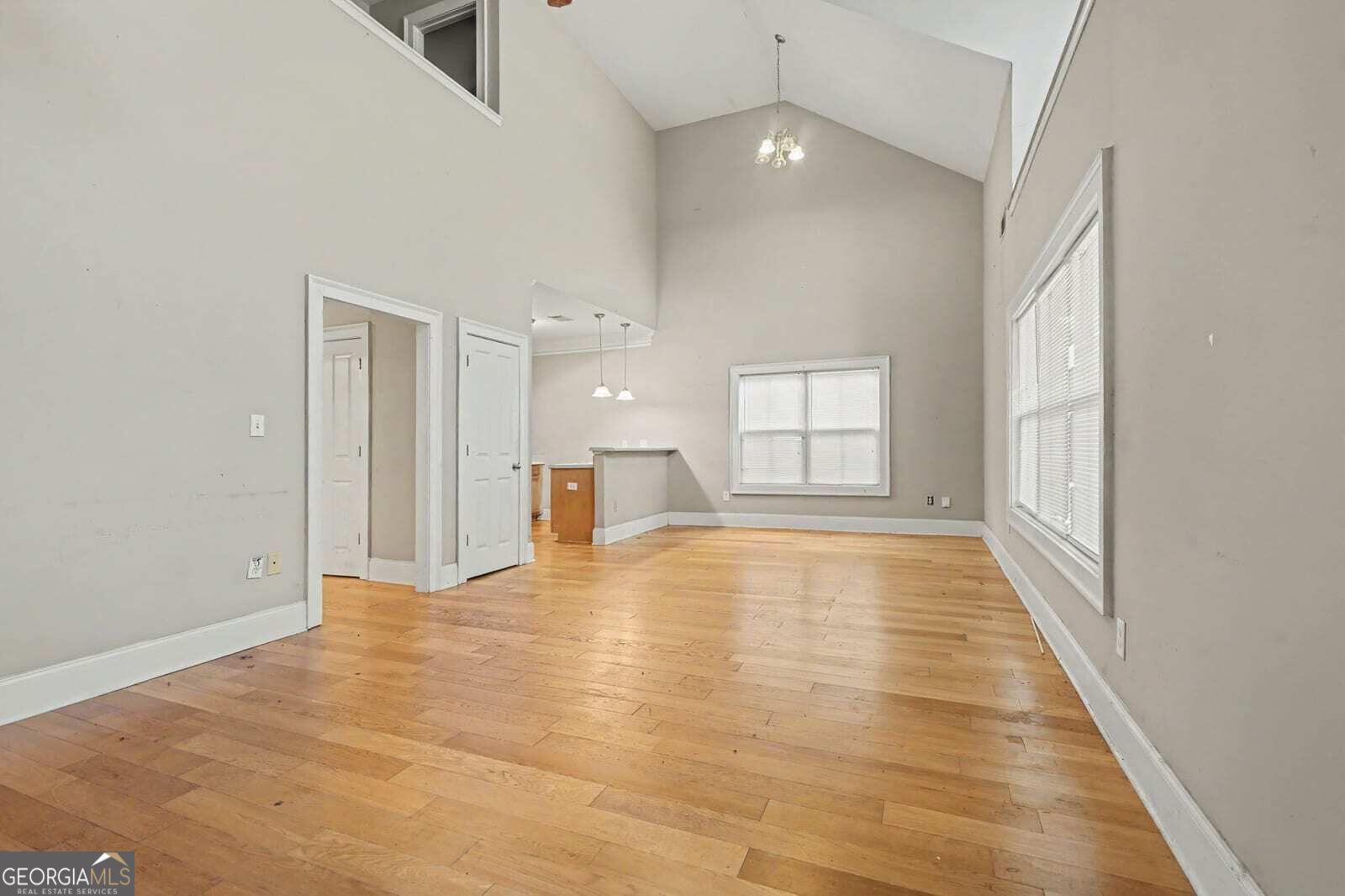 103 East Paces DR