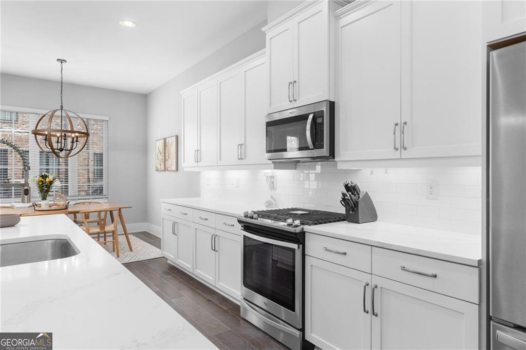 250 Castleberry Station DR SW