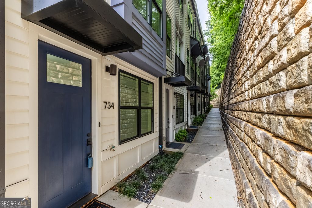 Photo of 734 Eloise Way SE, Atlanta, GA 30312 (MLS # 10762062)