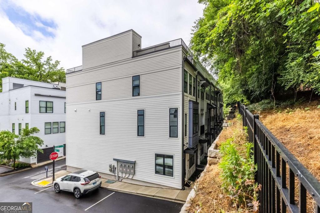 Photo of 734 Eloise Way SE, Atlanta, GA 30312 (MLS # 10762062)