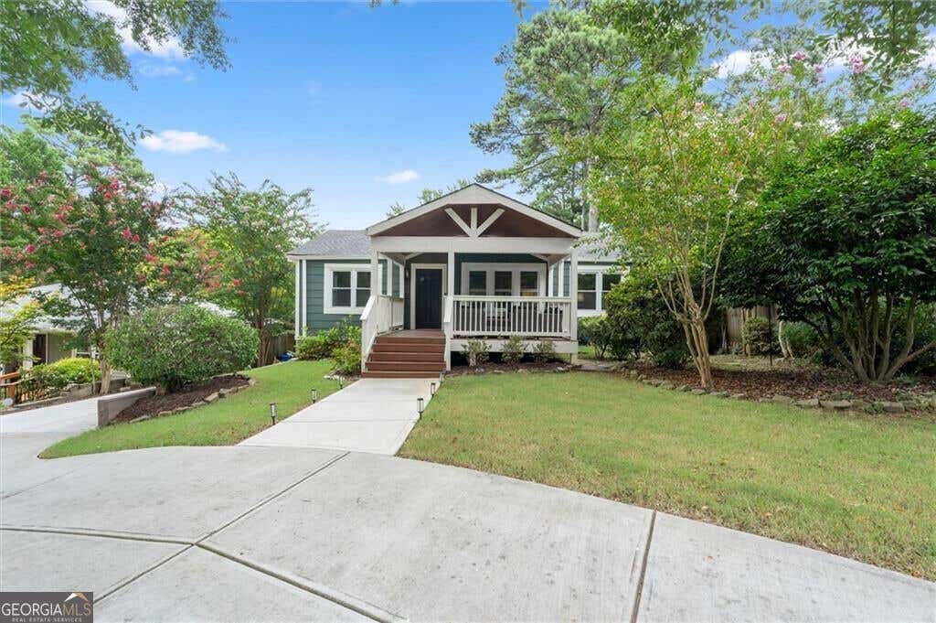 Photo of 1077 Vista Trail NE, Atlanta, GA 30324 (MLS # 10820538)
