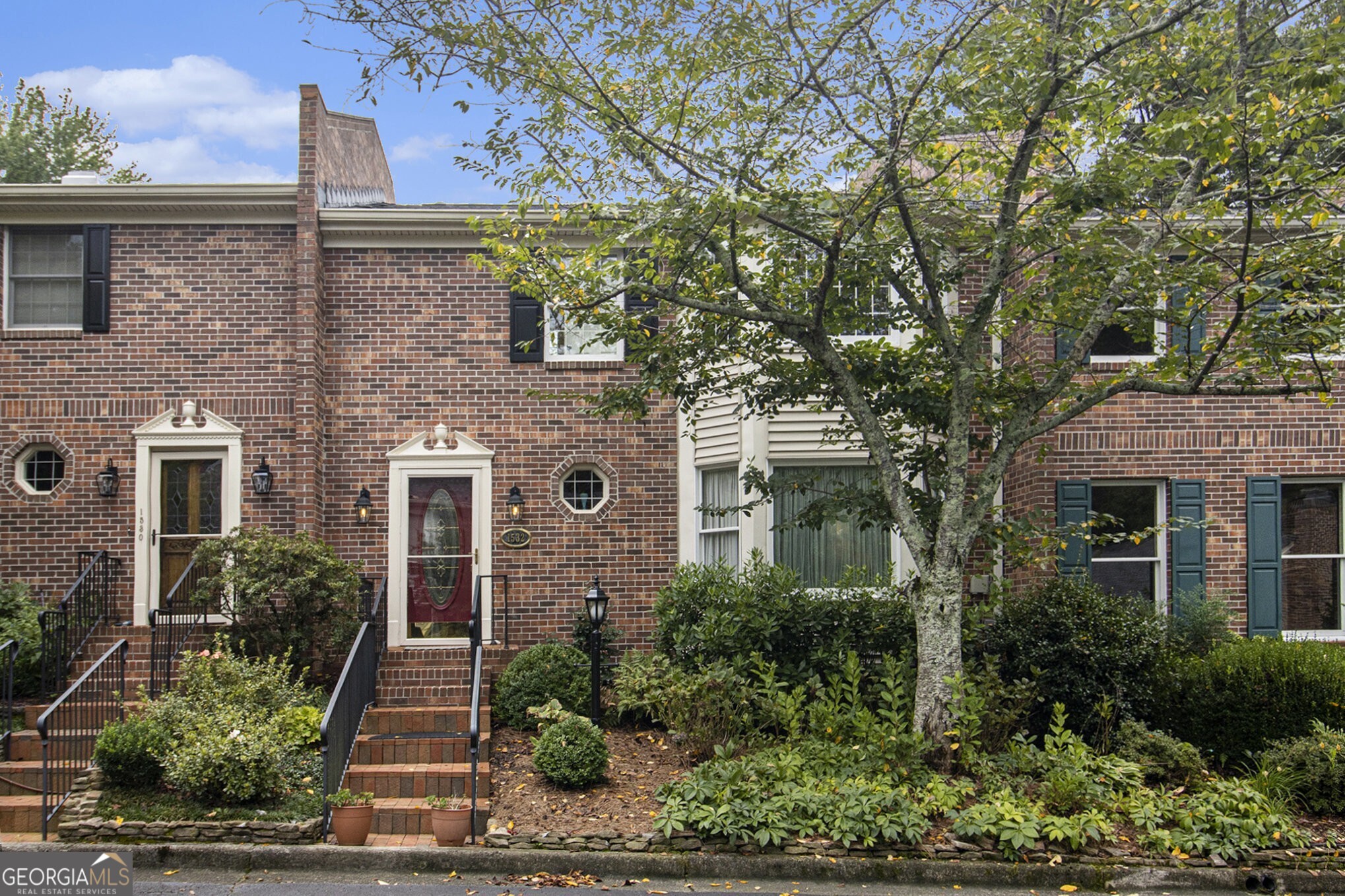 This is a rare opportunity. This tucked away townhouse, conveniently located near the Oak Grove/LaVista intersection has been lovingly maintained for the last 12 years. You could move in today or you could do an extensive renovation. It is ready for either. Quiet cul-de-sac, gracious entry foyer with an open staircase, complemented by parquet flooring. Formal living room with fireplace has a lovely bay window, Separate Dining Room, comfortable Family Room that opens to the Breakfast Room & the kitchen with warm southern exposure sunlight. Lots of cabinet space/lots of countertop space in this kitchen that's ready for lots of cooks in the kitchen. Upstairs ... there are 3 bedrooms and 2 baths. Every room has a double closet. There are closets everywhere, the master bedroom has not only a double closet, but a double deep closet. It could be a room! The lower level is the entire footprint of the house and offers a 2 car garage and loads of space that could be storage or a studio or a ceramics area with a kiln...flower arranging? There's that much room! This part of September Chase is about as serene as any condominium or townhome along Lavista Road.