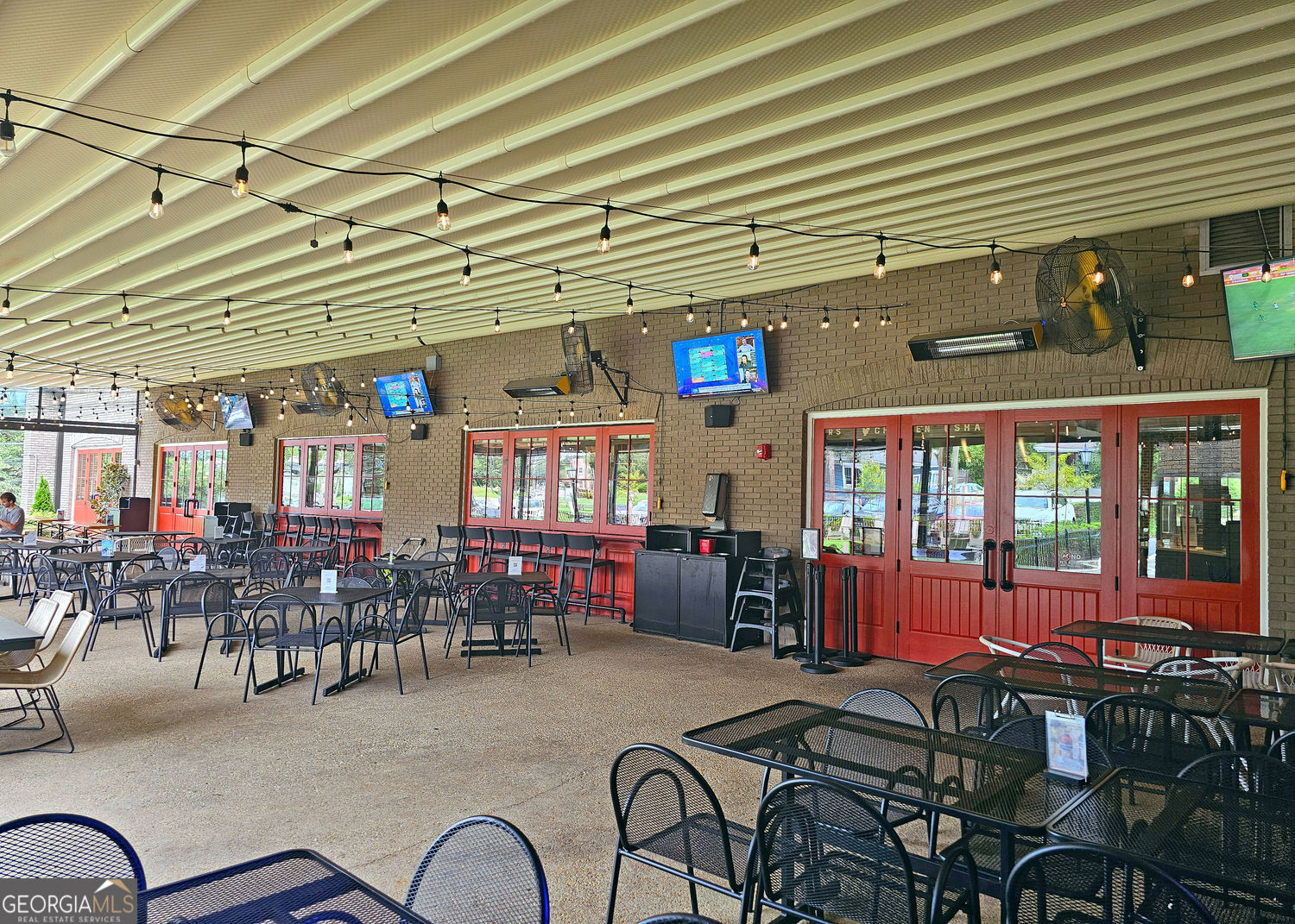 Roswell, Georgia 30075, United States, 3 Bedrooms Bedrooms, ,3 BathroomsBathrooms,Residential,Pending,192564