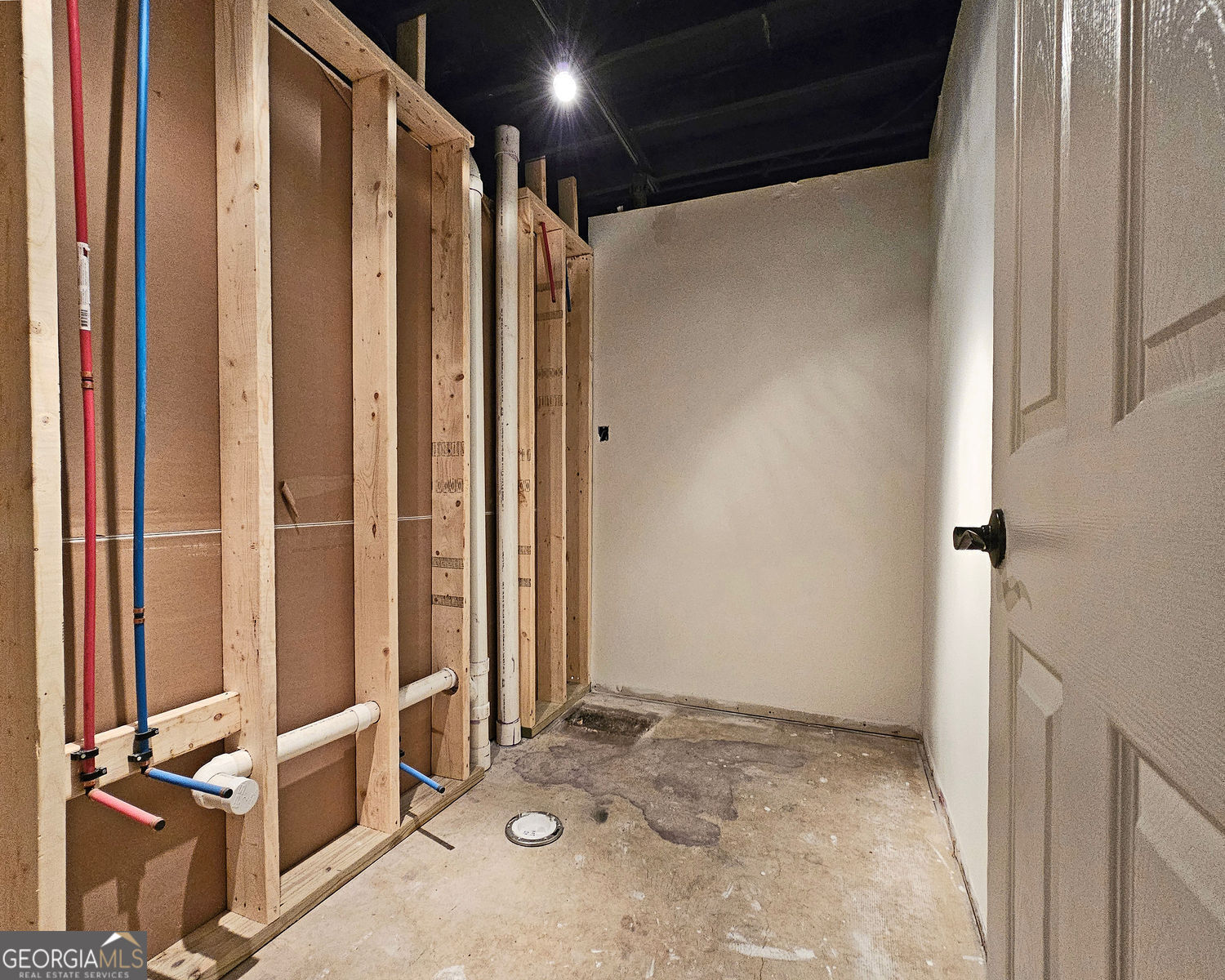 Roswell, Georgia 30075, United States, 3 Bedrooms Bedrooms, ,3 BathroomsBathrooms,Residential,Pending,192564