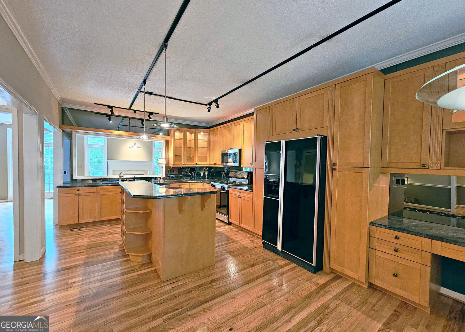 Roswell, Georgia 30075, United States, 3 Bedrooms Bedrooms, ,3 BathroomsBathrooms,Residential,Pending,192564