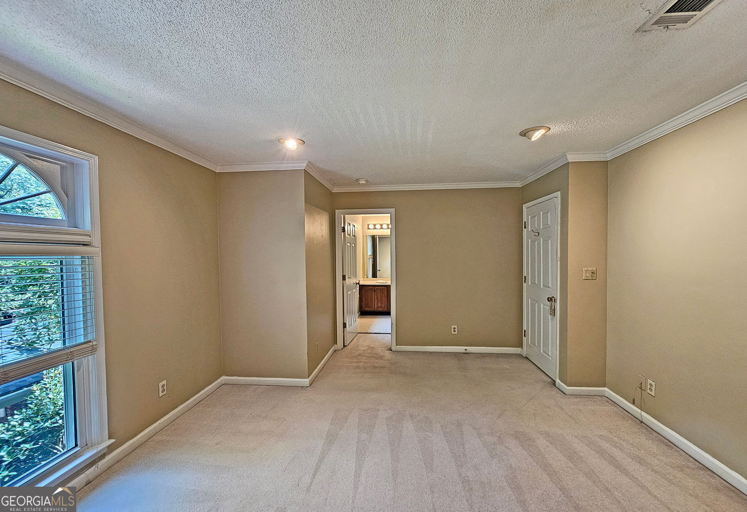 Roswell, Georgia 30075, United States, 3 Bedrooms Bedrooms, ,3 BathroomsBathrooms,Residential,Pending,192564