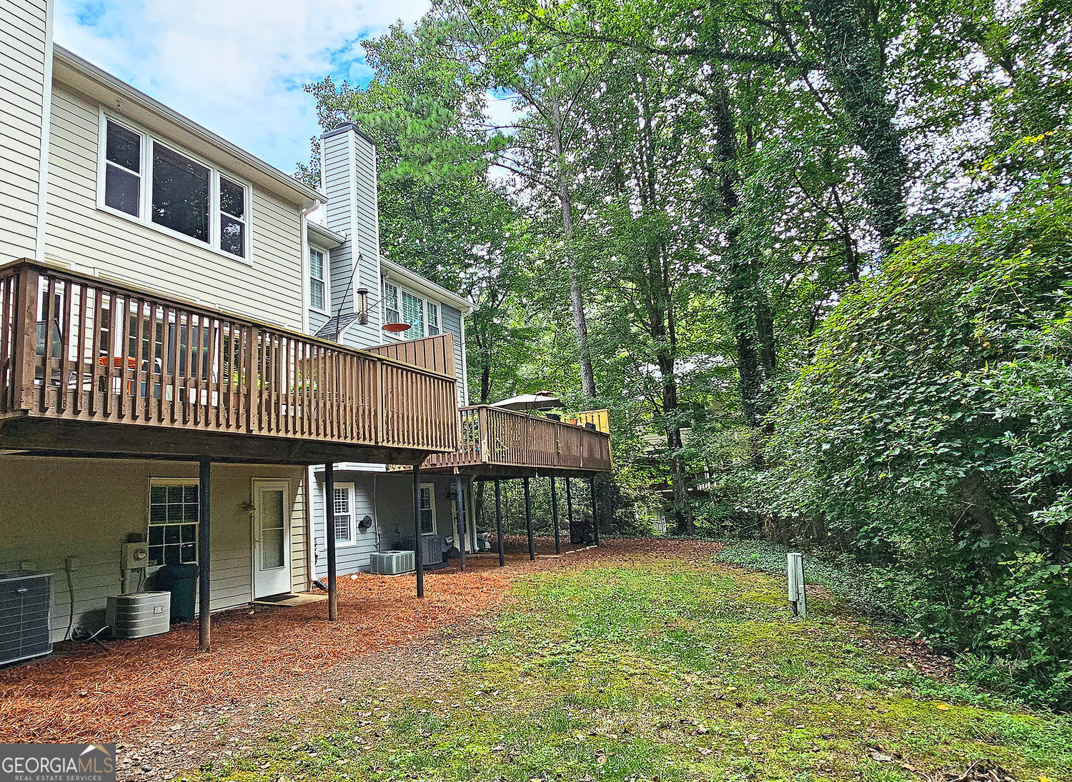 Roswell, Georgia 30075, United States, 3 Bedrooms Bedrooms, ,3 BathroomsBathrooms,Residential,Pending,192564