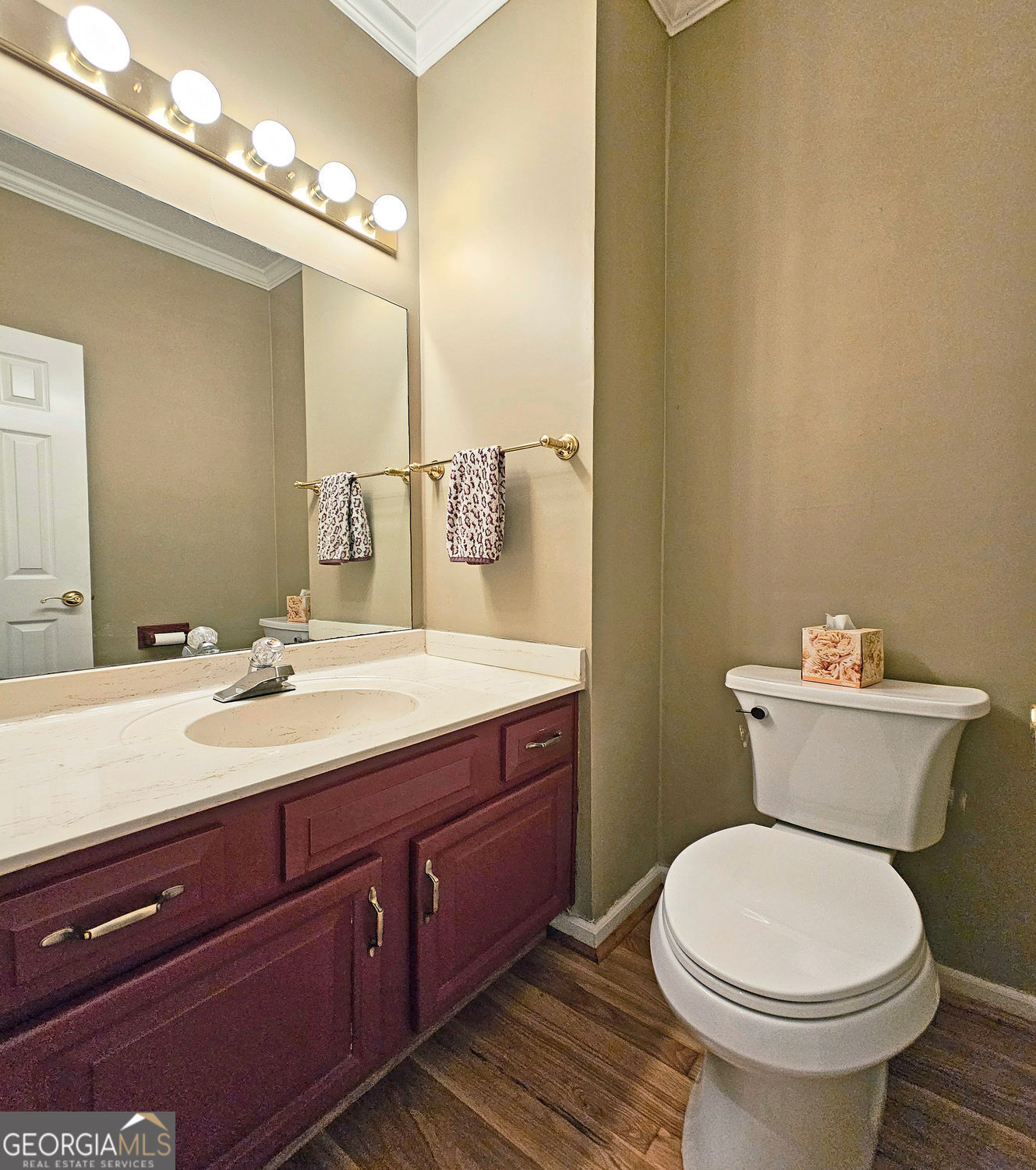 Roswell, Georgia 30075, United States, 3 Bedrooms Bedrooms, ,3 BathroomsBathrooms,Residential,Pending,192564