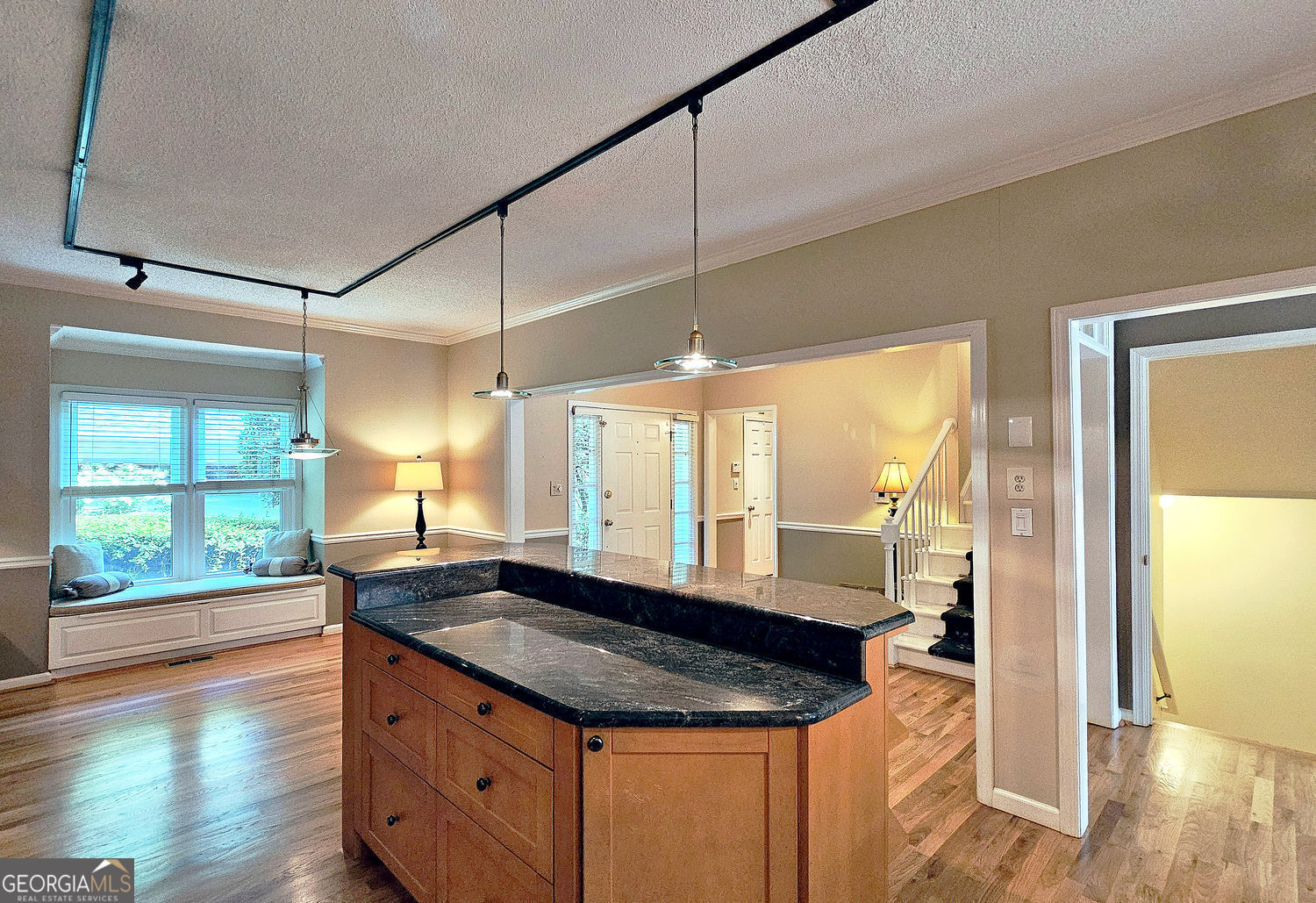 Roswell, Georgia 30075, United States, 3 Bedrooms Bedrooms, ,3 BathroomsBathrooms,Residential,Pending,192564