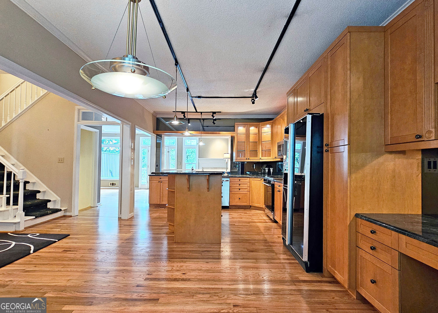 Roswell, Georgia 30075, United States, 3 Bedrooms Bedrooms, ,3 BathroomsBathrooms,Residential,Pending,192564