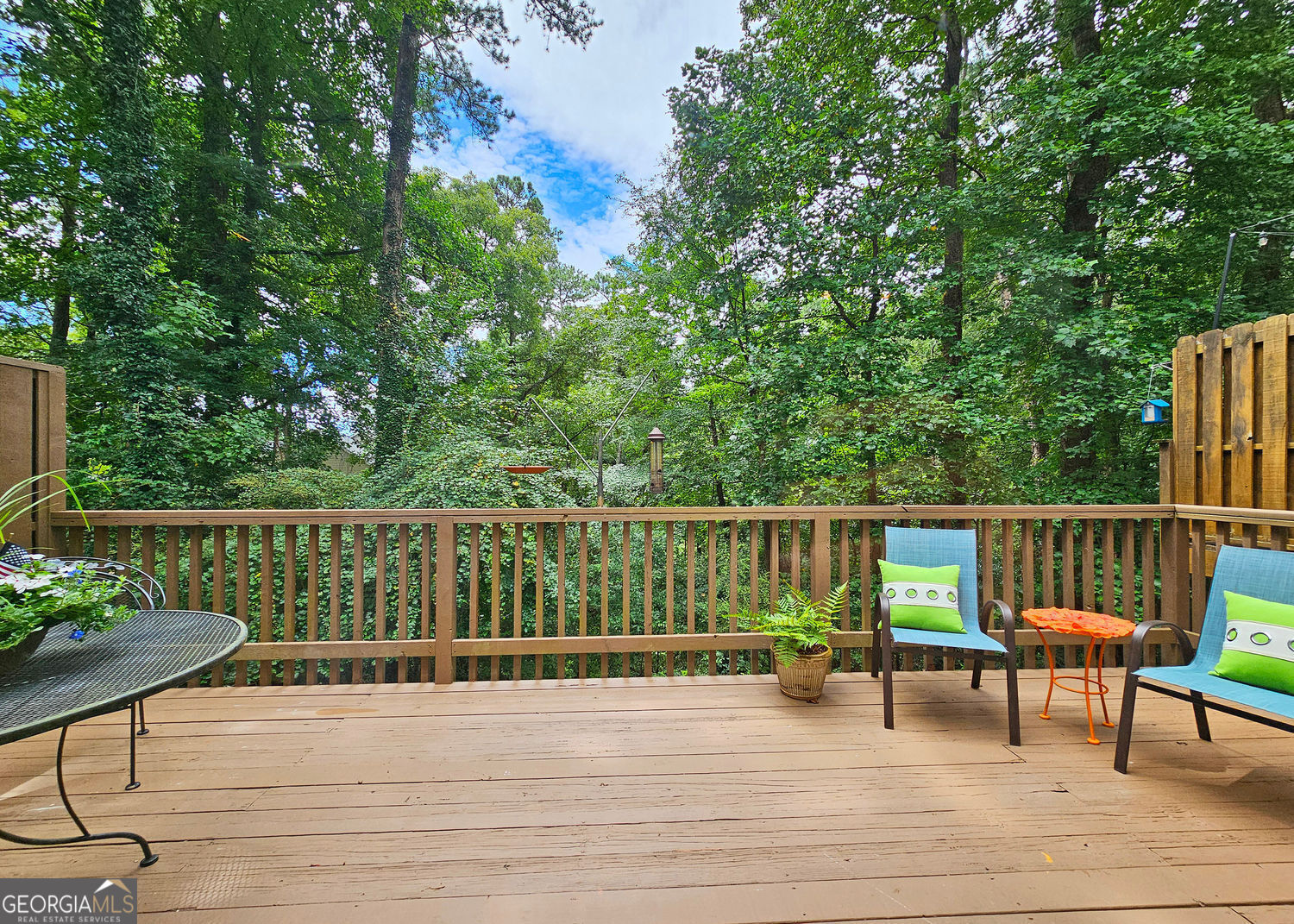 Roswell, Georgia 30075, United States, 3 Bedrooms Bedrooms, ,3 BathroomsBathrooms,Residential,Pending,192564