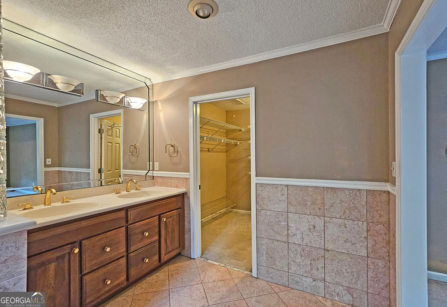 Roswell, Georgia 30075, United States, 3 Bedrooms Bedrooms, ,3 BathroomsBathrooms,Residential,Pending,192564