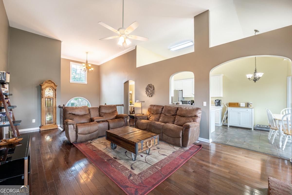 24 Carrington DR