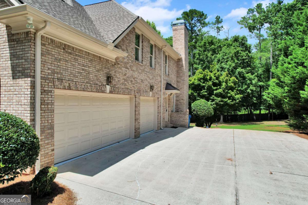 1020 Cranbrook Glen LN