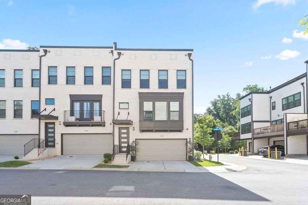 Photo of 1501 Cobalt Drive NW, Atlanta, GA 30318 (MLS # 10842104)