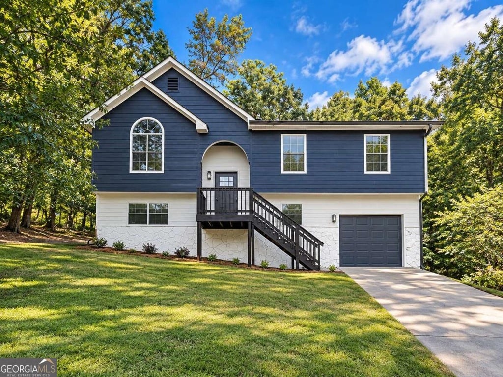 Photo of 3480 Estate Lake Drive, Fairburn, GA 30213 (MLS # 10874288)