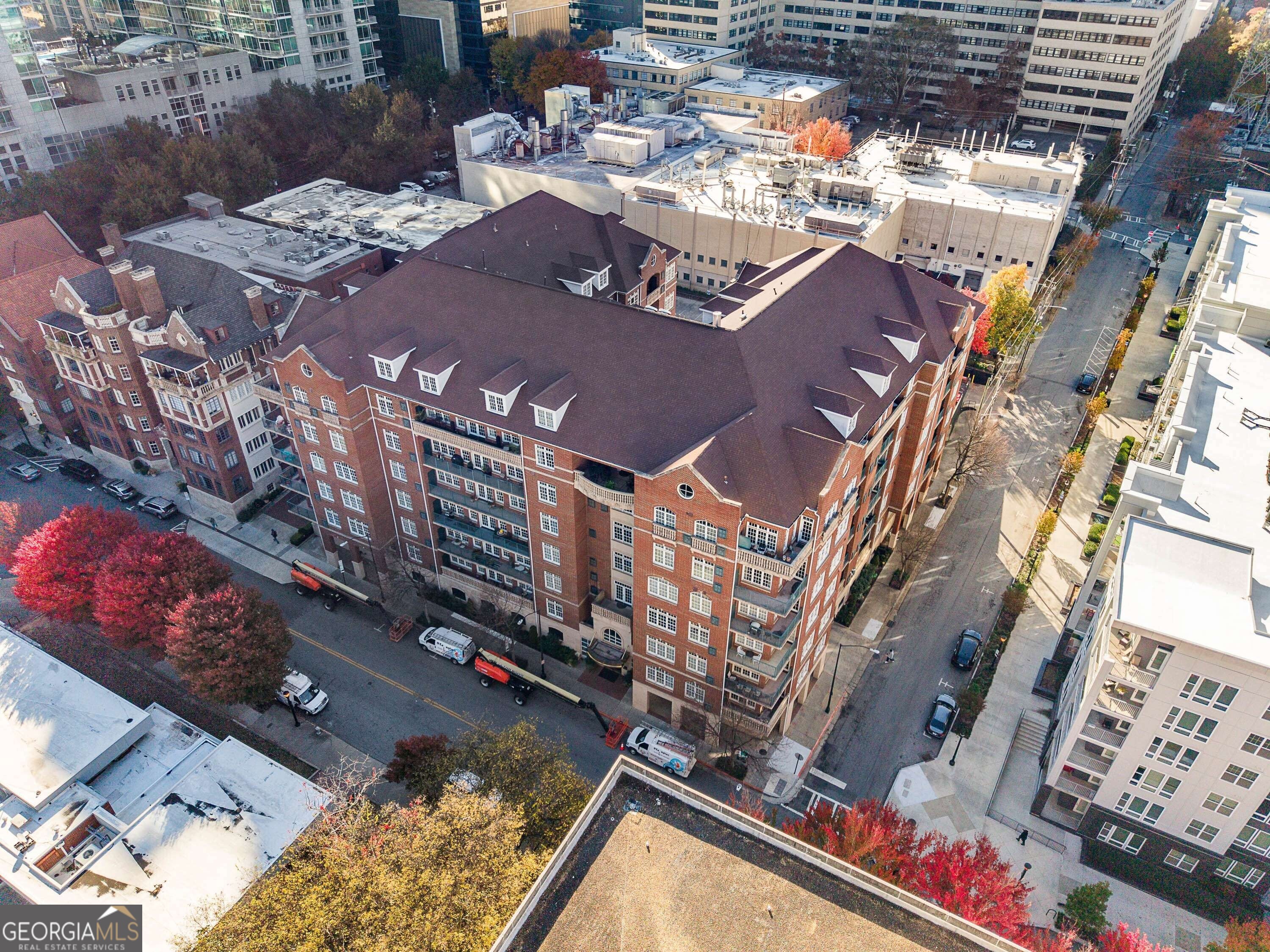 77 Peachtree PL NE 101