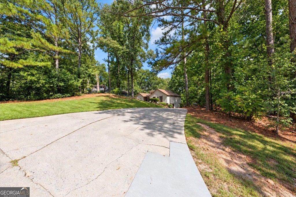 Photo of 575 Periwinkle Drive, Roswell, GA 30075 (MLS # 10870685)
