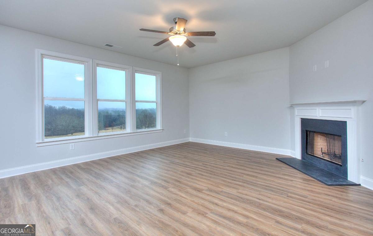 153 Applewood WAY