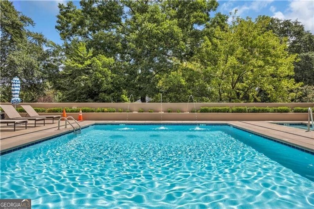 Photo of 905 Juniper Street N #410, Atlanta, GA 30309 (MLS # 10712971)