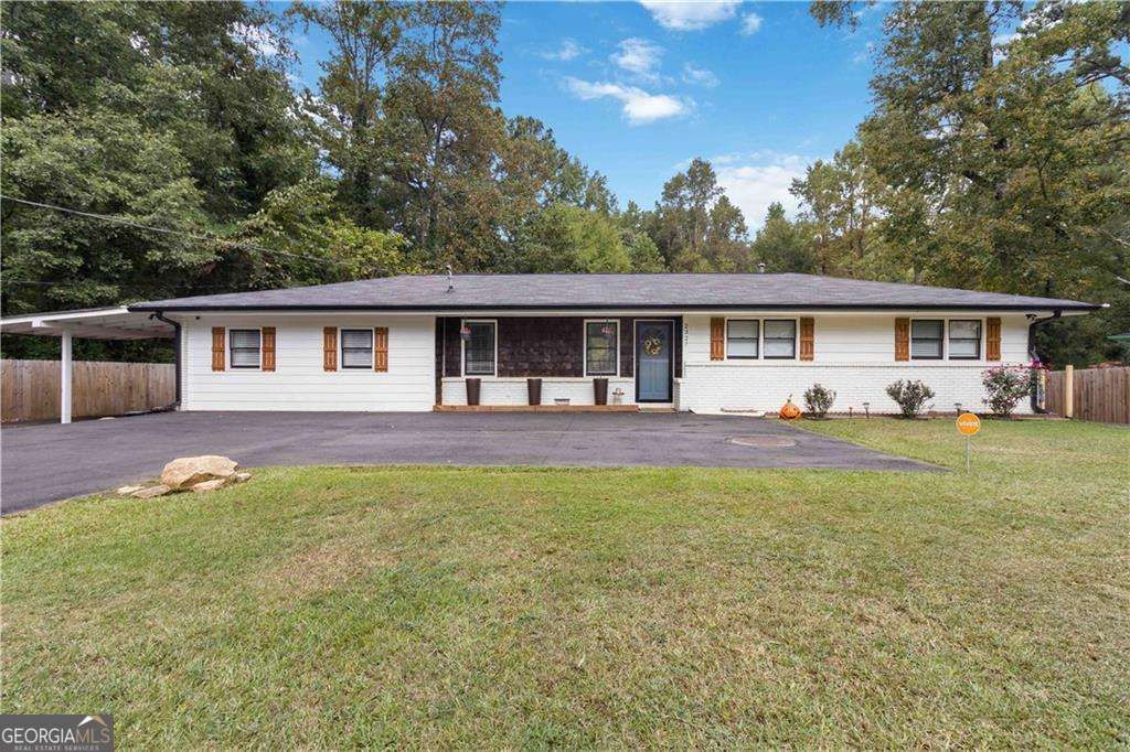Photo of 2327 Young Road, Stone Mountain, GA 30088 (MLS # 10685238)
