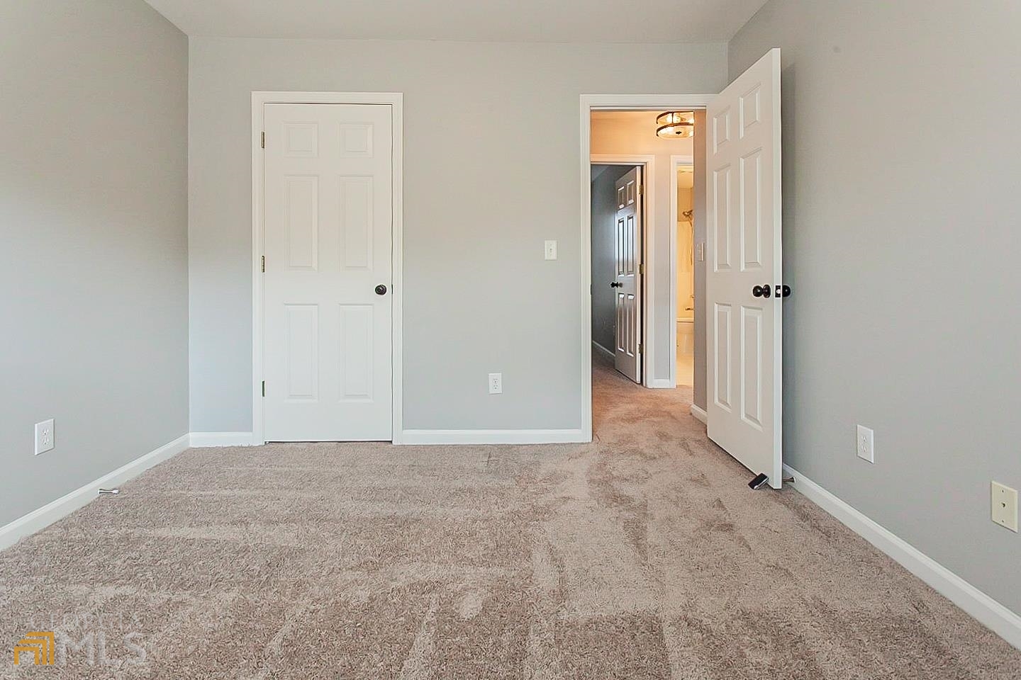REGENCY PARK - Residential