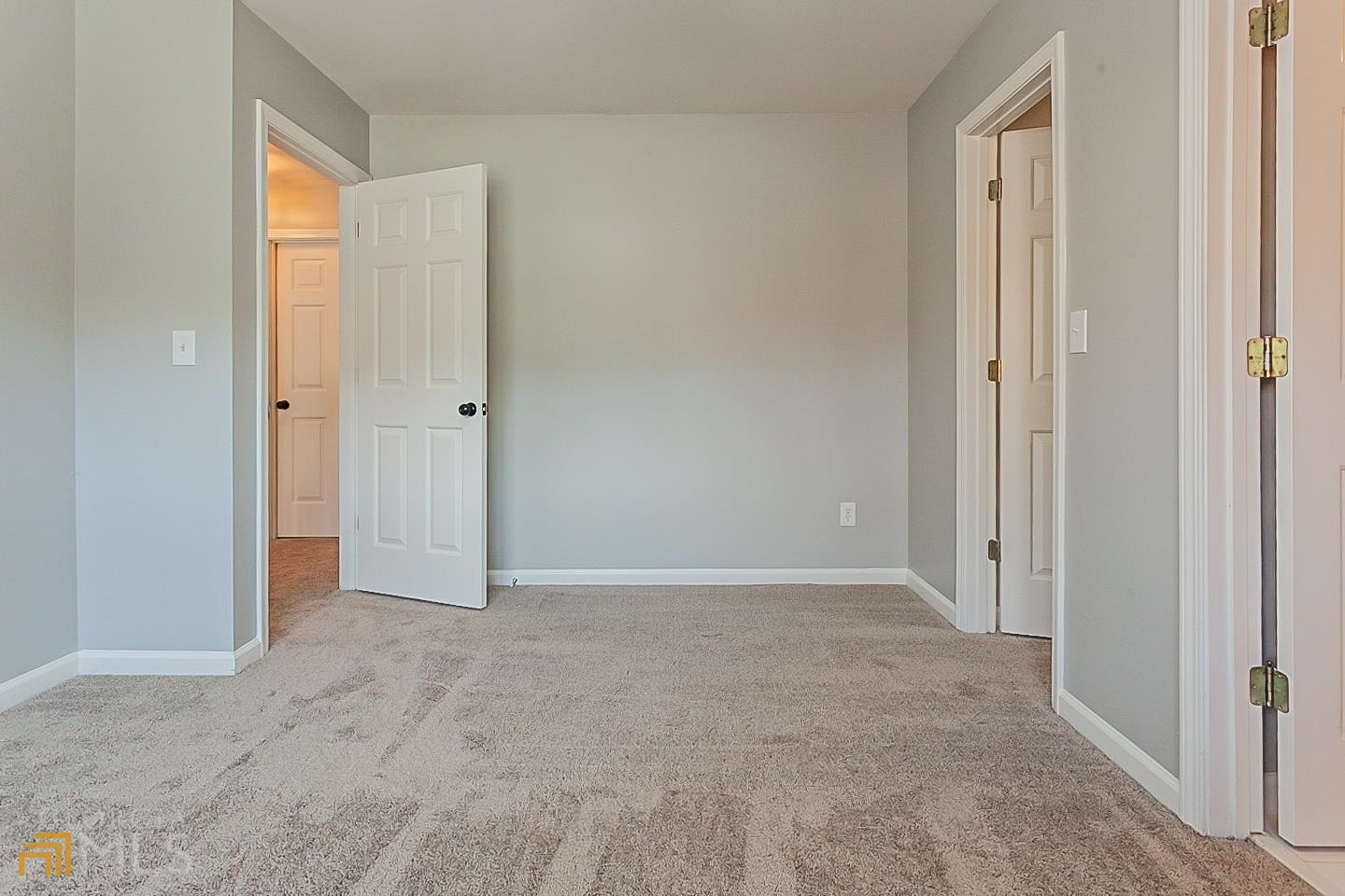 REGENCY PARK - Residential