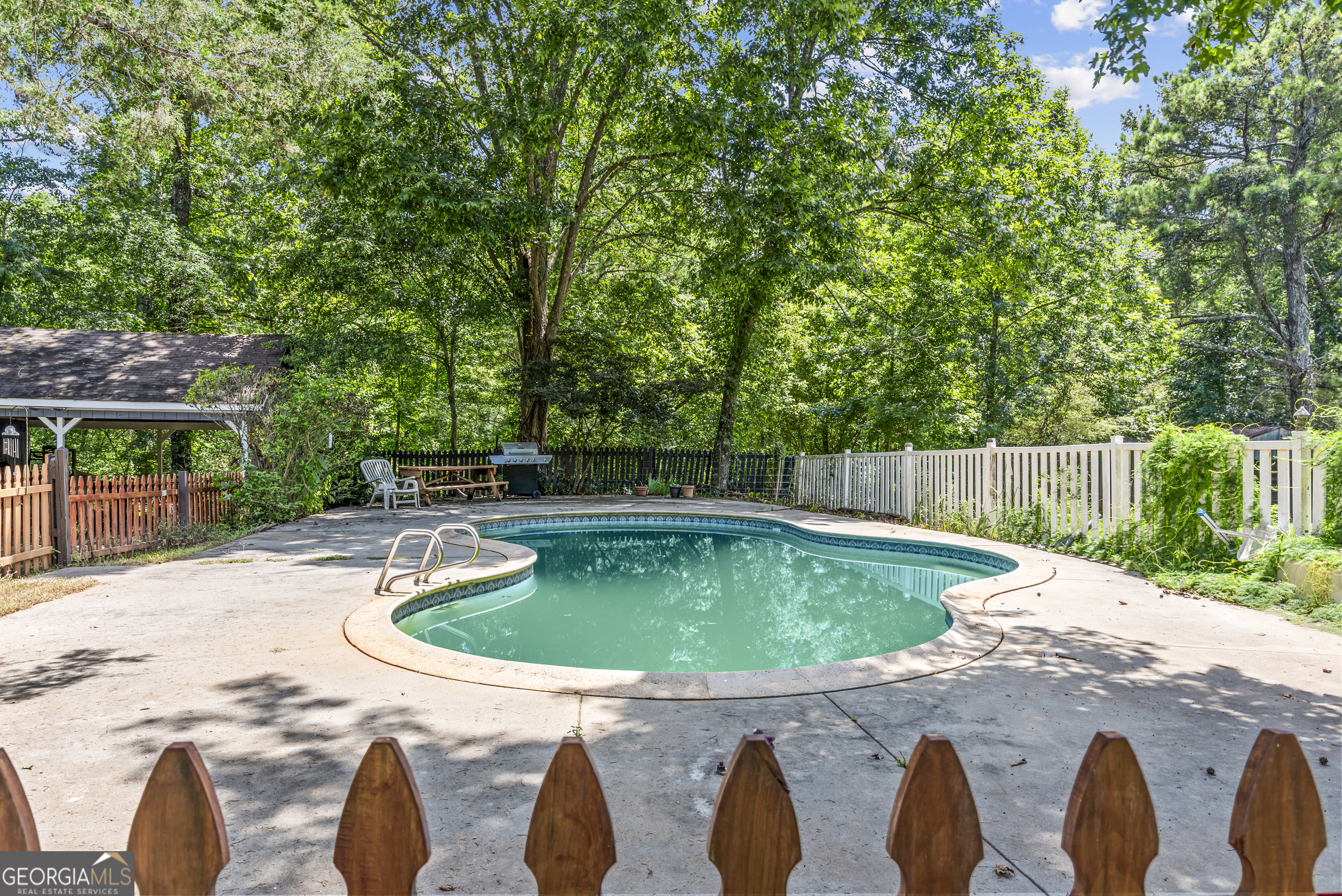 1151 Fears RD