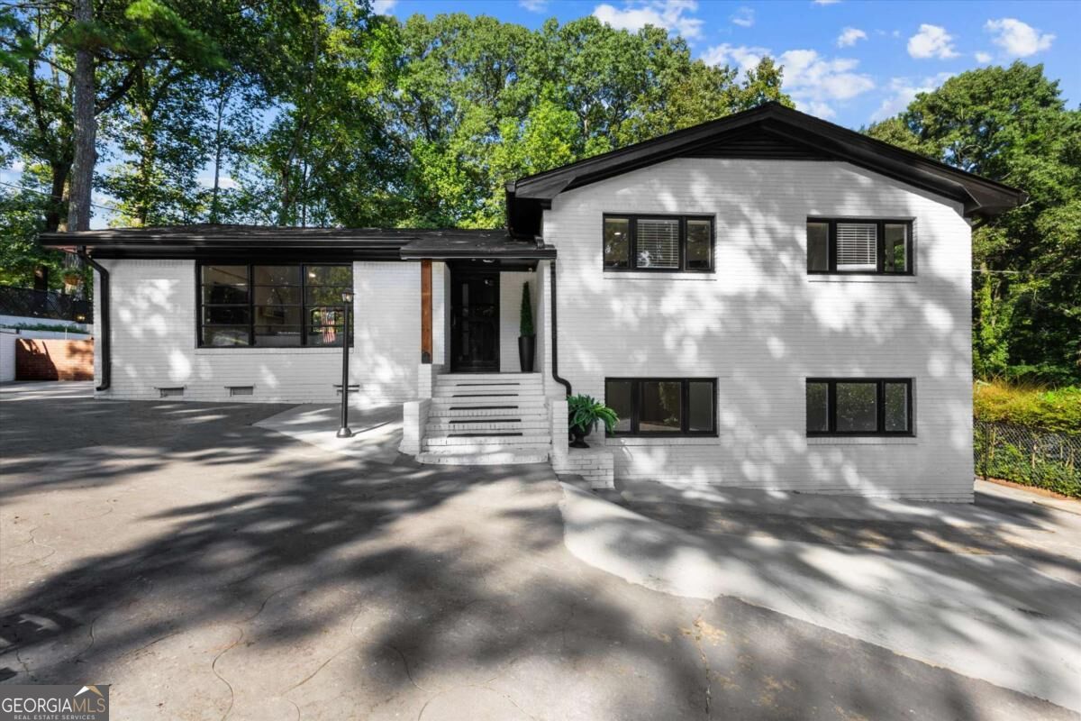 2546 Skyland TRL NE