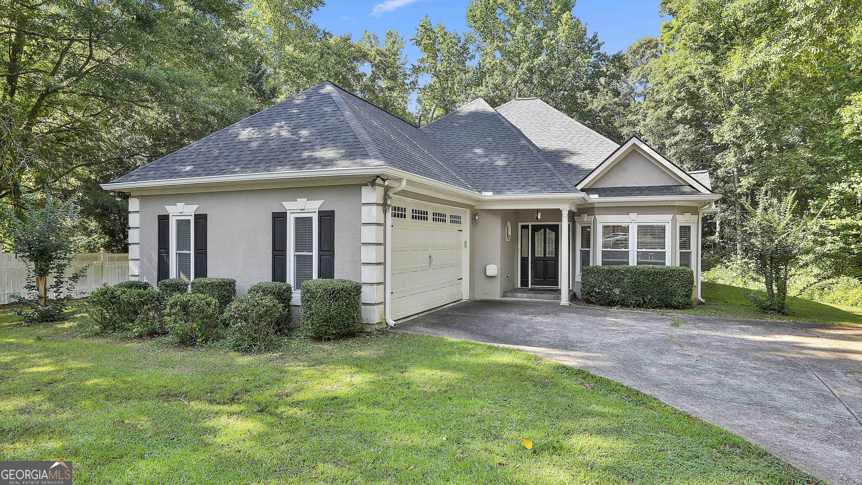 Beautiful Ranch home in the Northgate school district. 3 bedroom 2 bathroom with a huge bonus/man cave that can be turned back into a 2 car garage. Walk into the spacious foyer that flows into a huge family/living room that is open to a huge eat in kitchen. The kitchen has tons of cabinets and with lots of counter top space and brand new stainless appliances. Perfect open floor plan for entertaining. There are brand new Luxury vinyl floors through out the home. Large master bedroom with walk in closet, master bath has tile floors and shower and large soaking tub. 2 additional bedrooms and 2nd full bath in the hallway. This home has a huge laundry/mud room that also has a sink for hand washing. The large mud room has plenty of space for extra storage. This home has had all of the plumbing replaced, its has spray foam insulation and all of the windows and exterior doors have been replaced. Huge private back yard. Don't miss this move in ready home!
