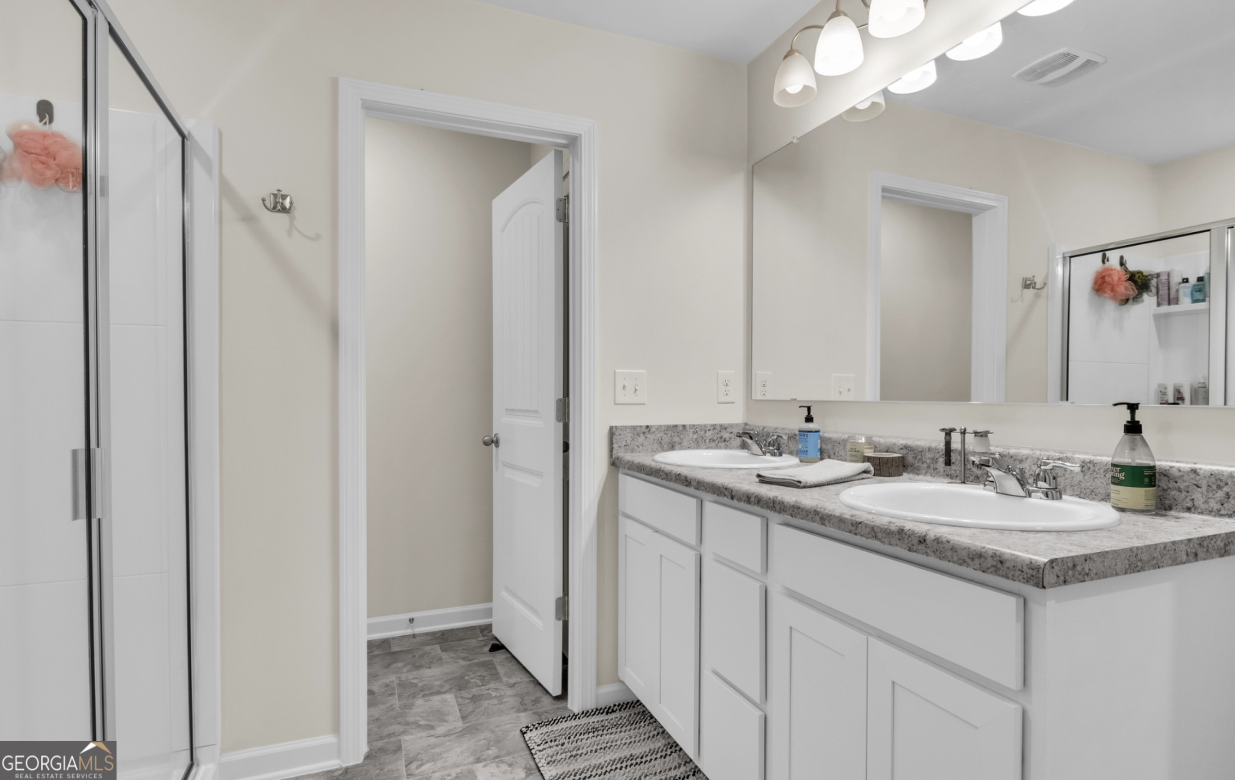 Newnan, Georgia 30263, United States, 3 Bedrooms Bedrooms, ,3 BathroomsBathrooms,Residential,Active,99289