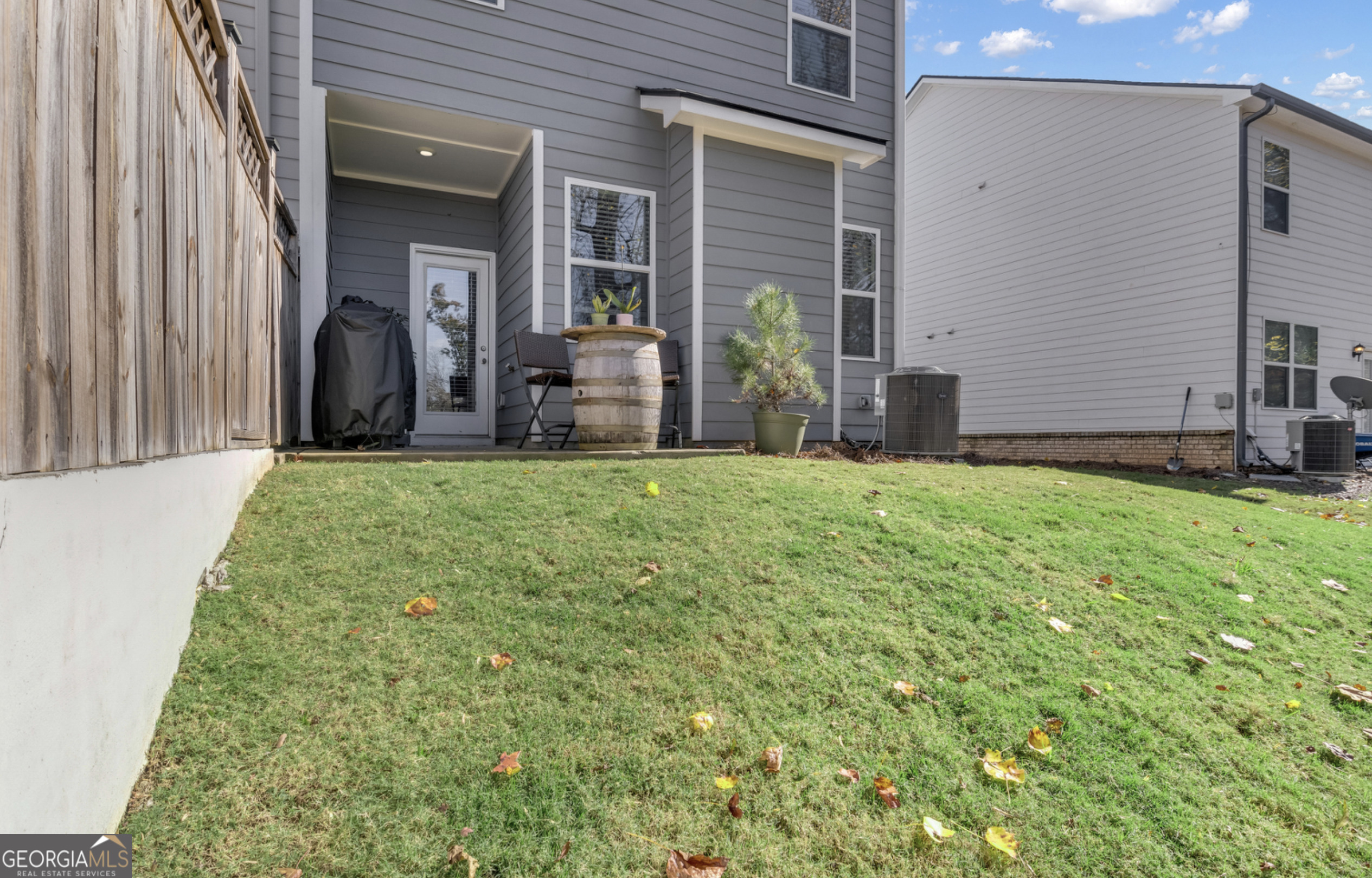 Newnan, Georgia 30263, United States, 3 Bedrooms Bedrooms, ,3 BathroomsBathrooms,Residential,Active,99289