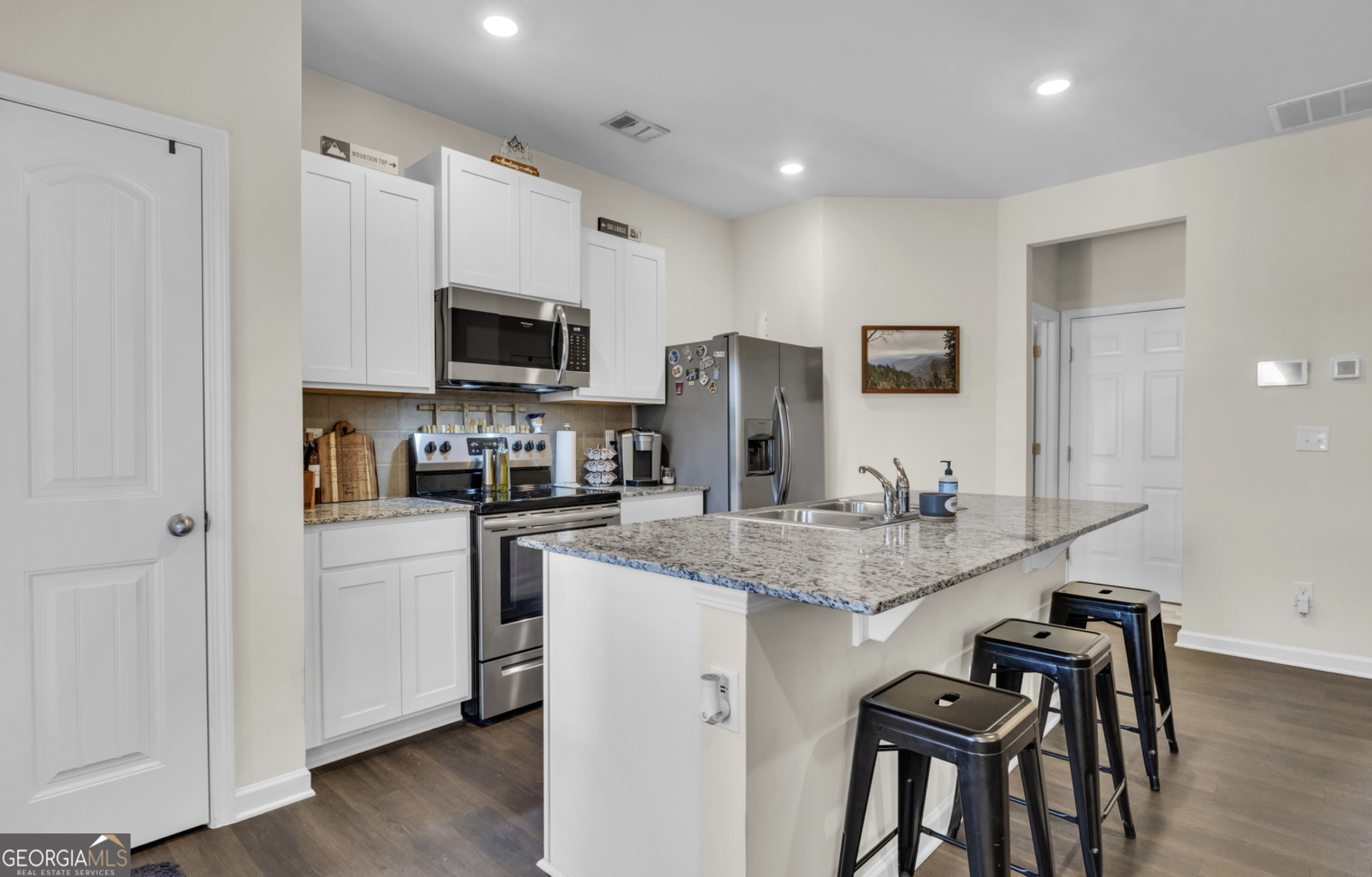 Newnan, Georgia 30263, United States, 3 Bedrooms Bedrooms, ,3 BathroomsBathrooms,Residential,Active,99289