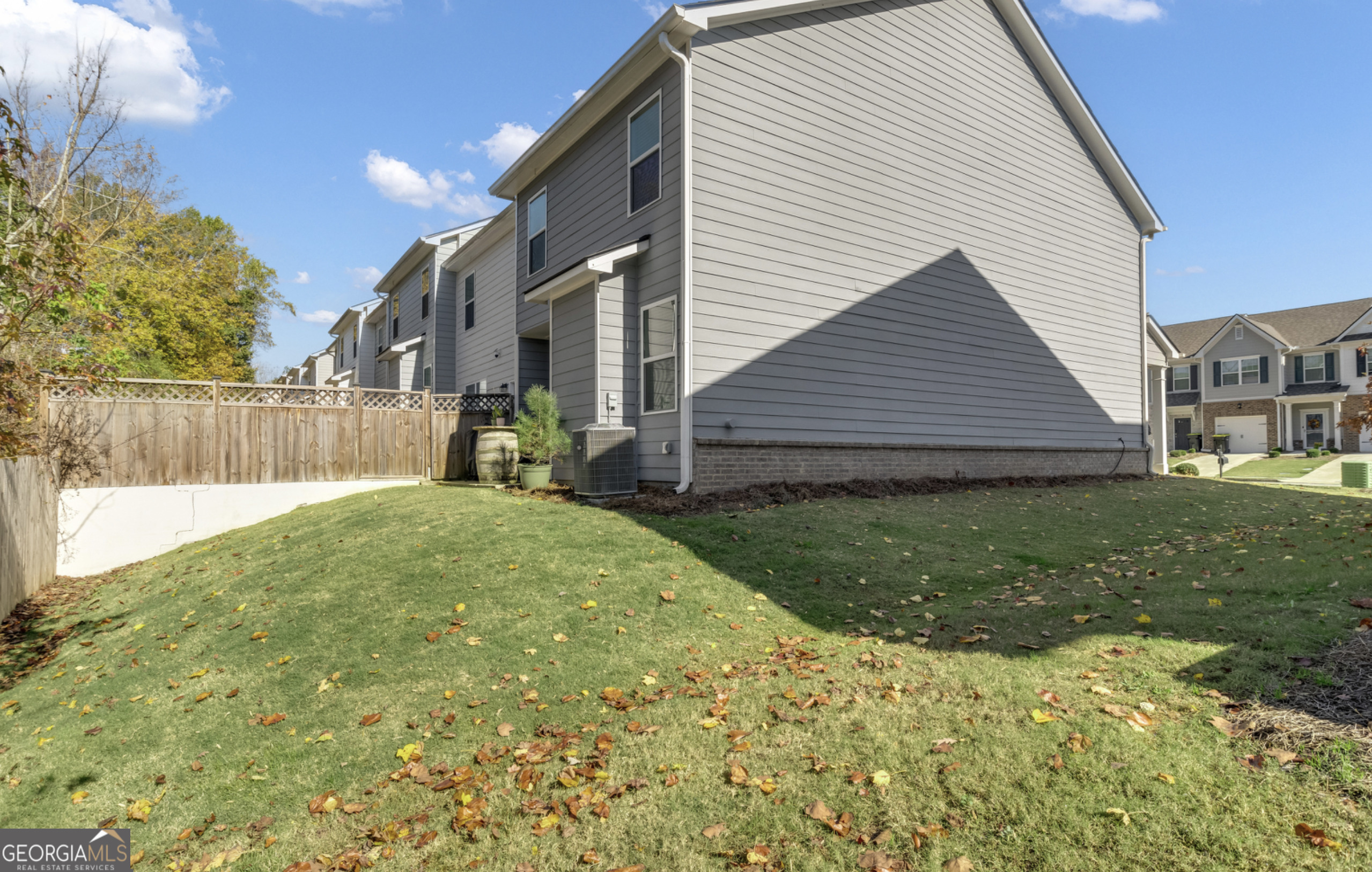 Newnan, Georgia 30263, United States, 3 Bedrooms Bedrooms, ,3 BathroomsBathrooms,Residential,Active,99289