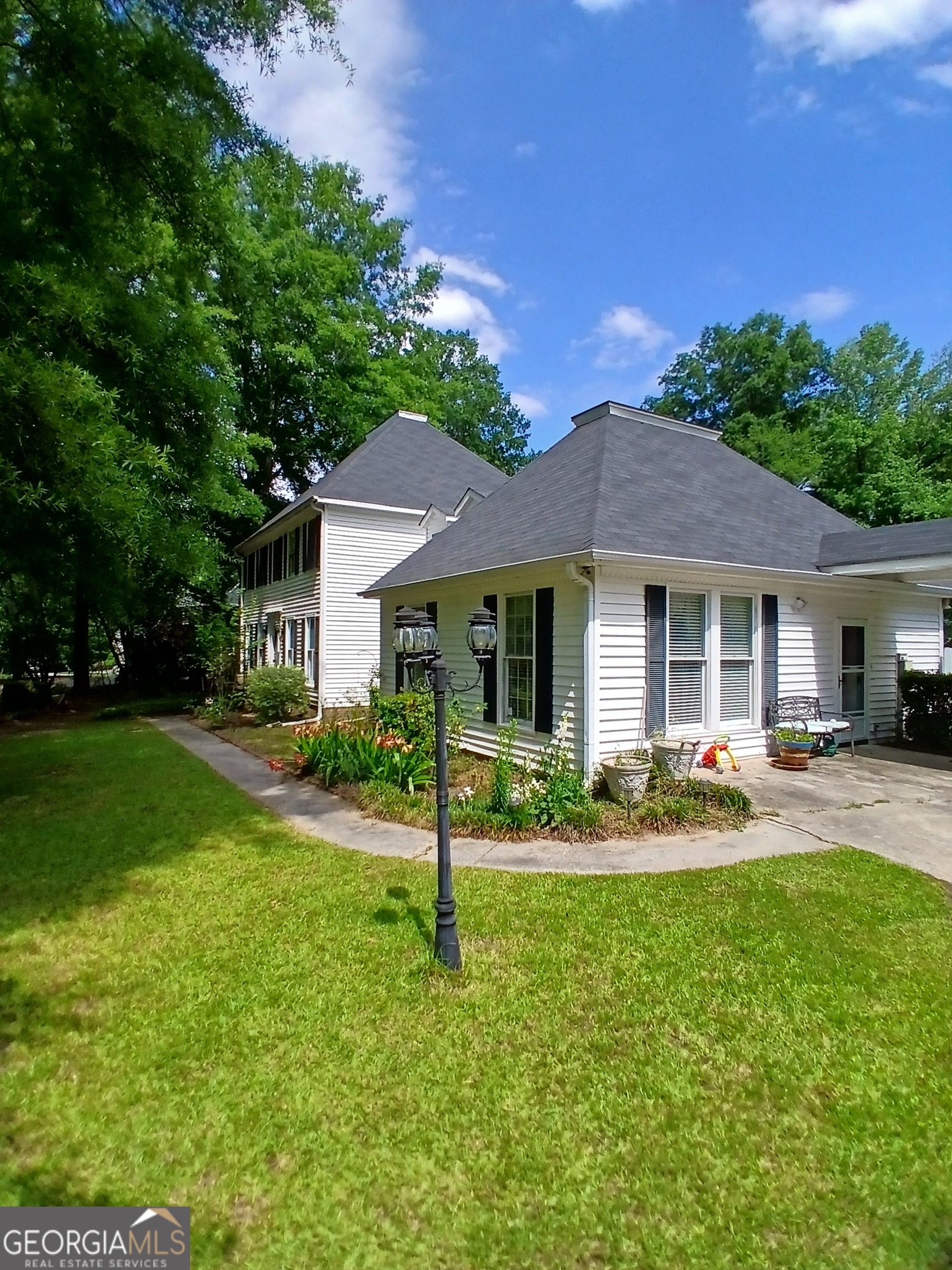 311 Castlegate RD
