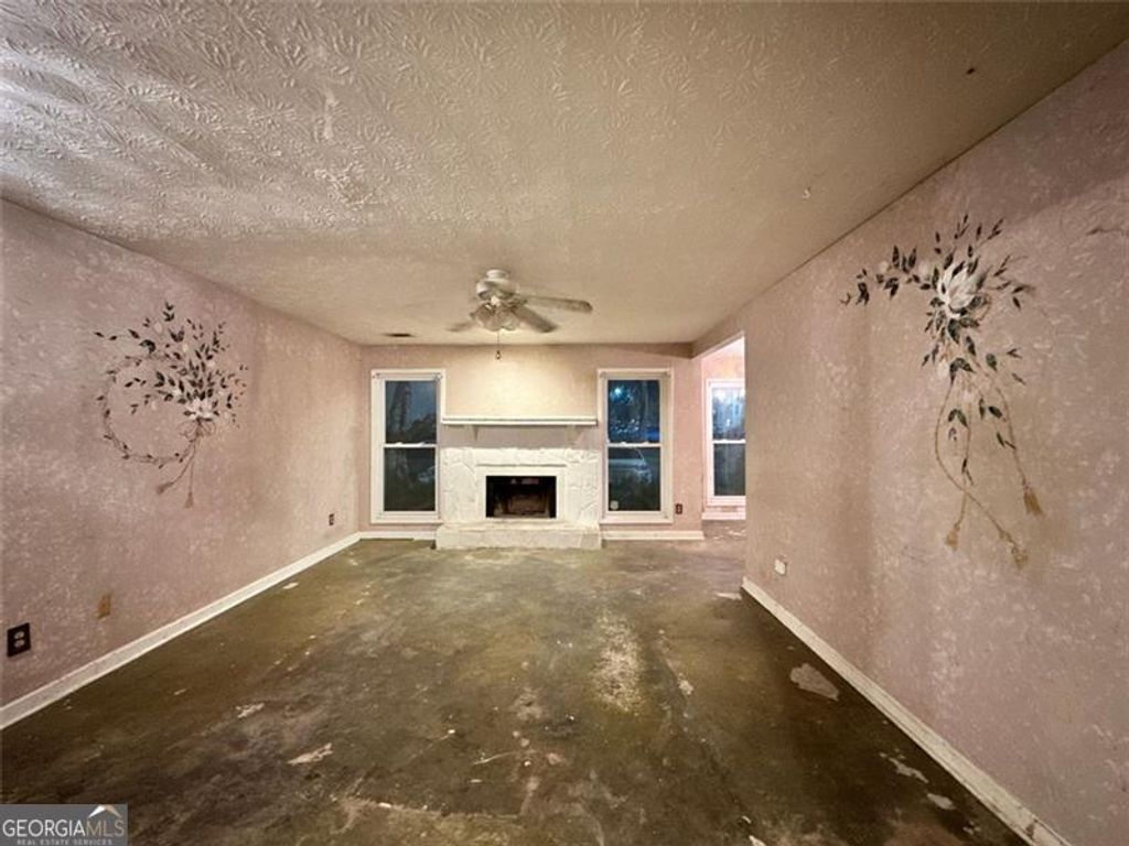 Photo of 1001 LAKE POINTE Cir, Roswell, GA 30075 (MLS # 10659868)