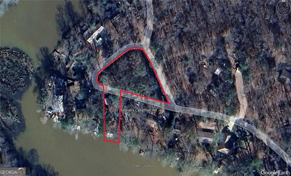 251 Weavers Lakefront RD