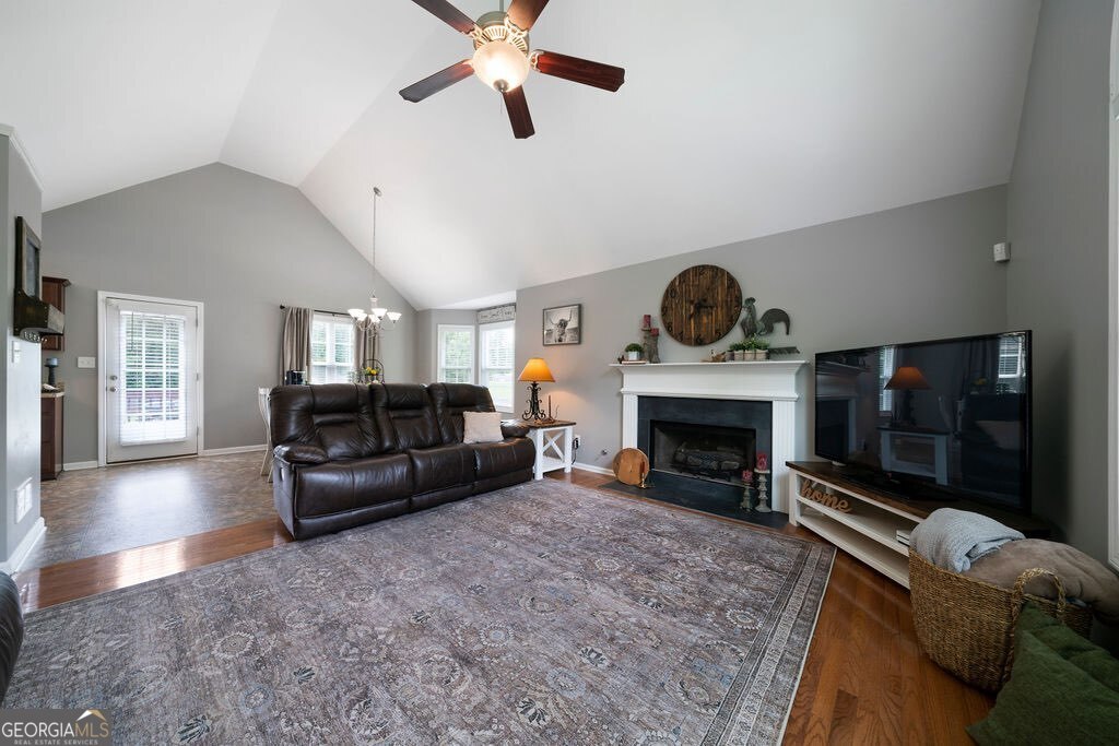 1394 Rainey RD