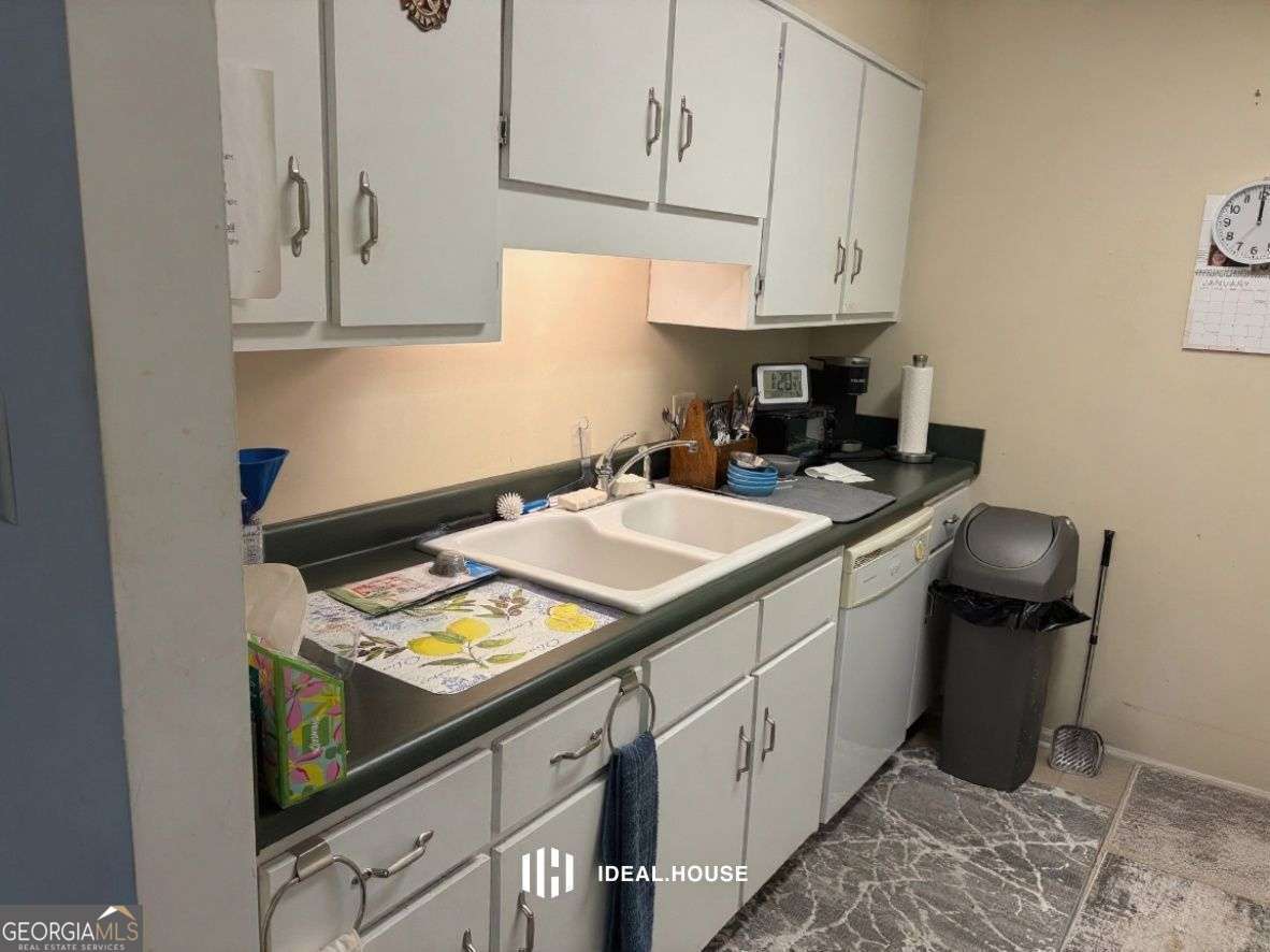 475 Mount Vernon HWY NE 222C