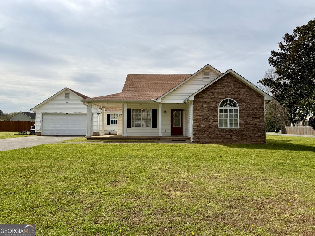 Photo of 12 Greenhouse Drive SE, Cartersville, GA 30120 (MLS # 10715255)