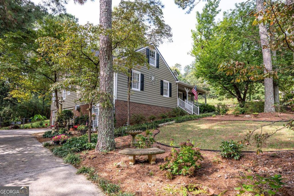 Photo of 38 Coventry Drive SE, Rome, GA 30161 (MLS # 10625162)