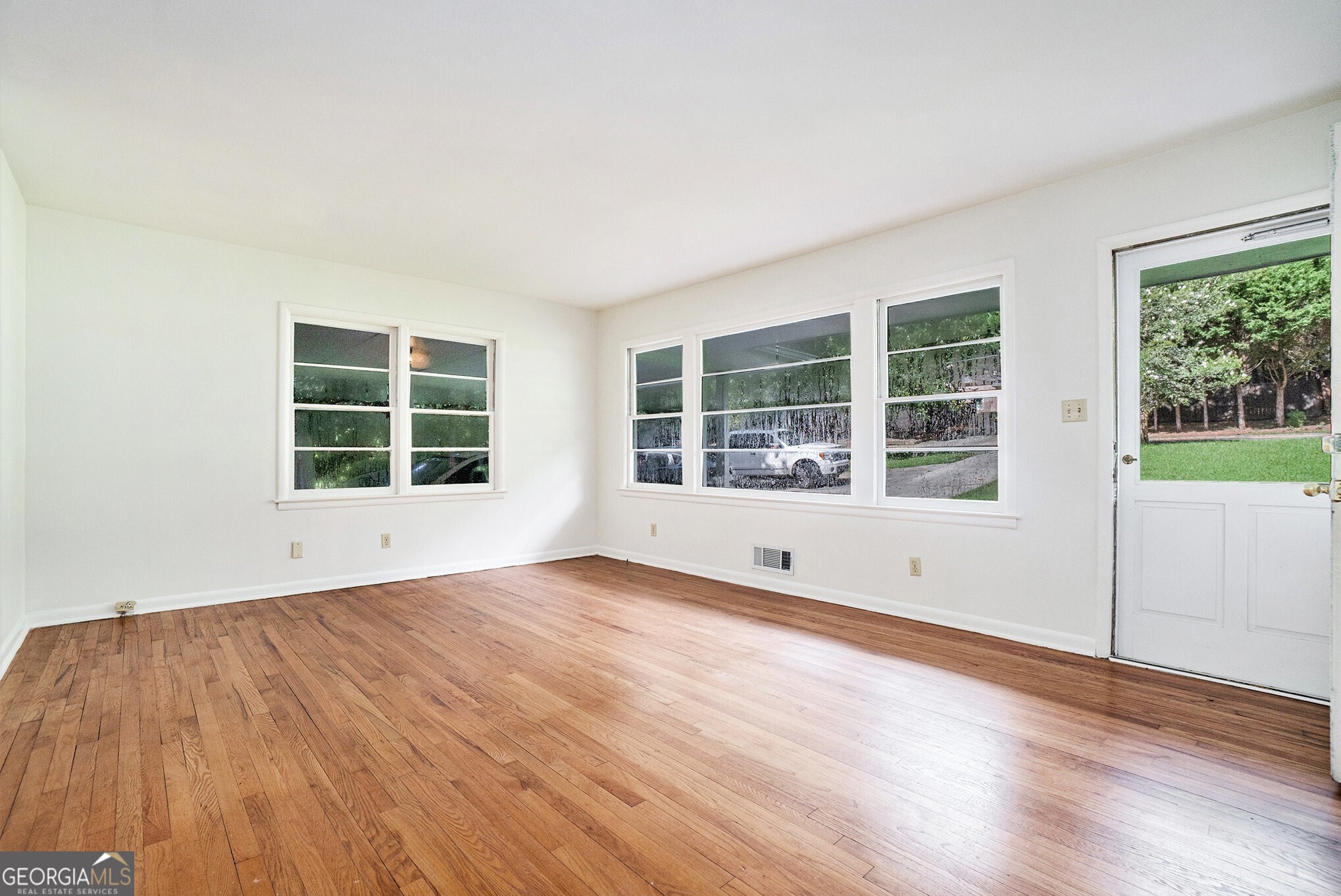 3073 Henderson Mill RD